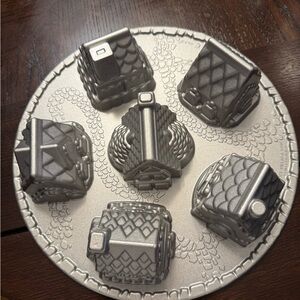 Nordic Ware Silver Village Cakelet Pan